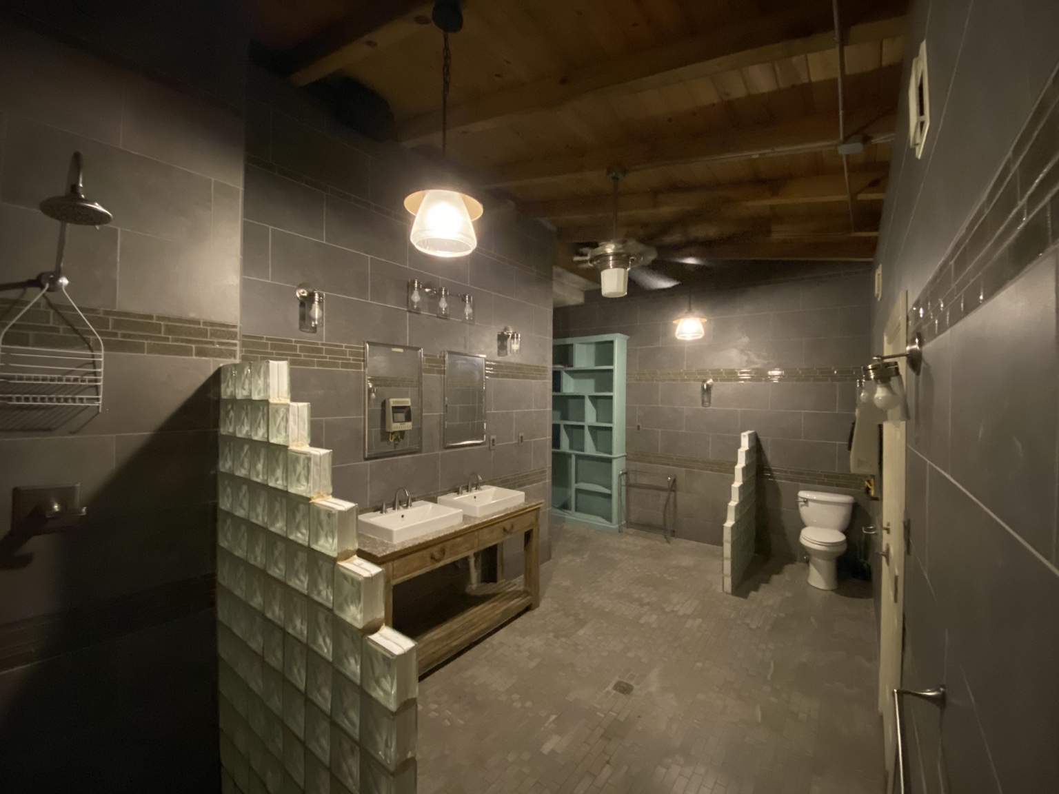 Bathroom suite