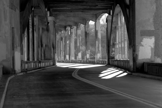 Curving arcade light